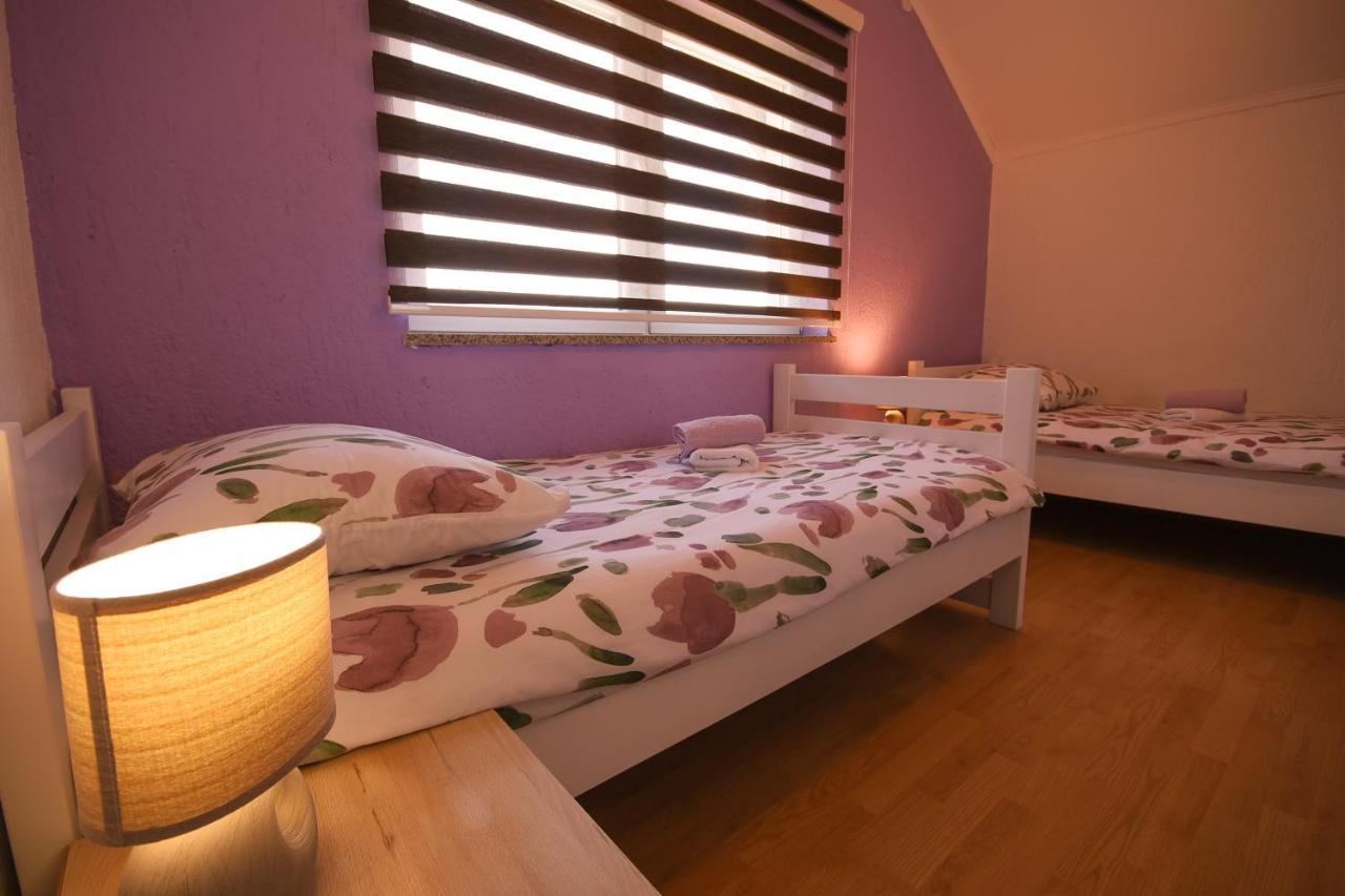 Apartments Sweet Home Otocac Bagian luar foto