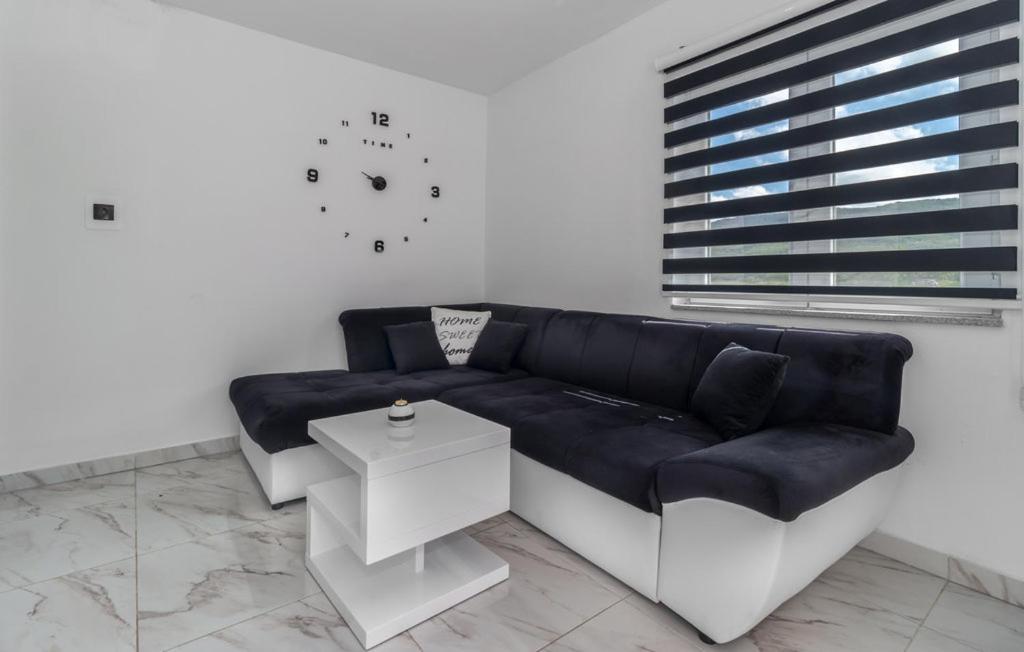 Apartments Sweet Home Otocac Bagian luar foto